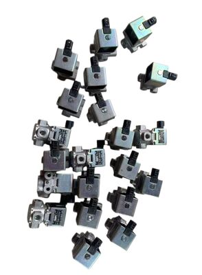 O caminhão japonês parte a válvula magnética 1-82563602-0 para ISUZU FVR34 6HK1 6HK1T ISUZU PARTS